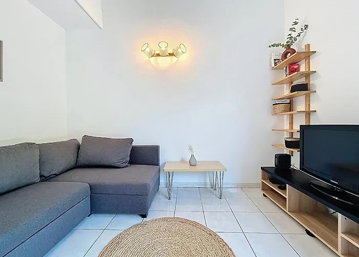 Melias - Maison A Deux Minutes De La - Climatisation Et Wifi Nyaraló *