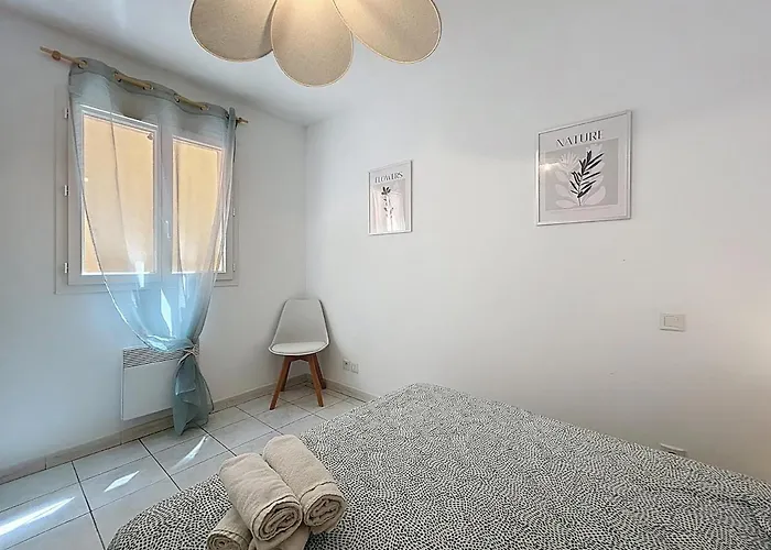 Melias - Maison A Deux Minutes De La - Climatisation Et Wifi Nyaraló